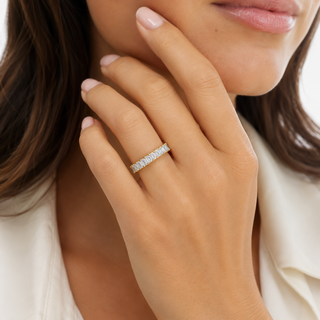Éternelle Emerald Cut Diamond Eternity Band