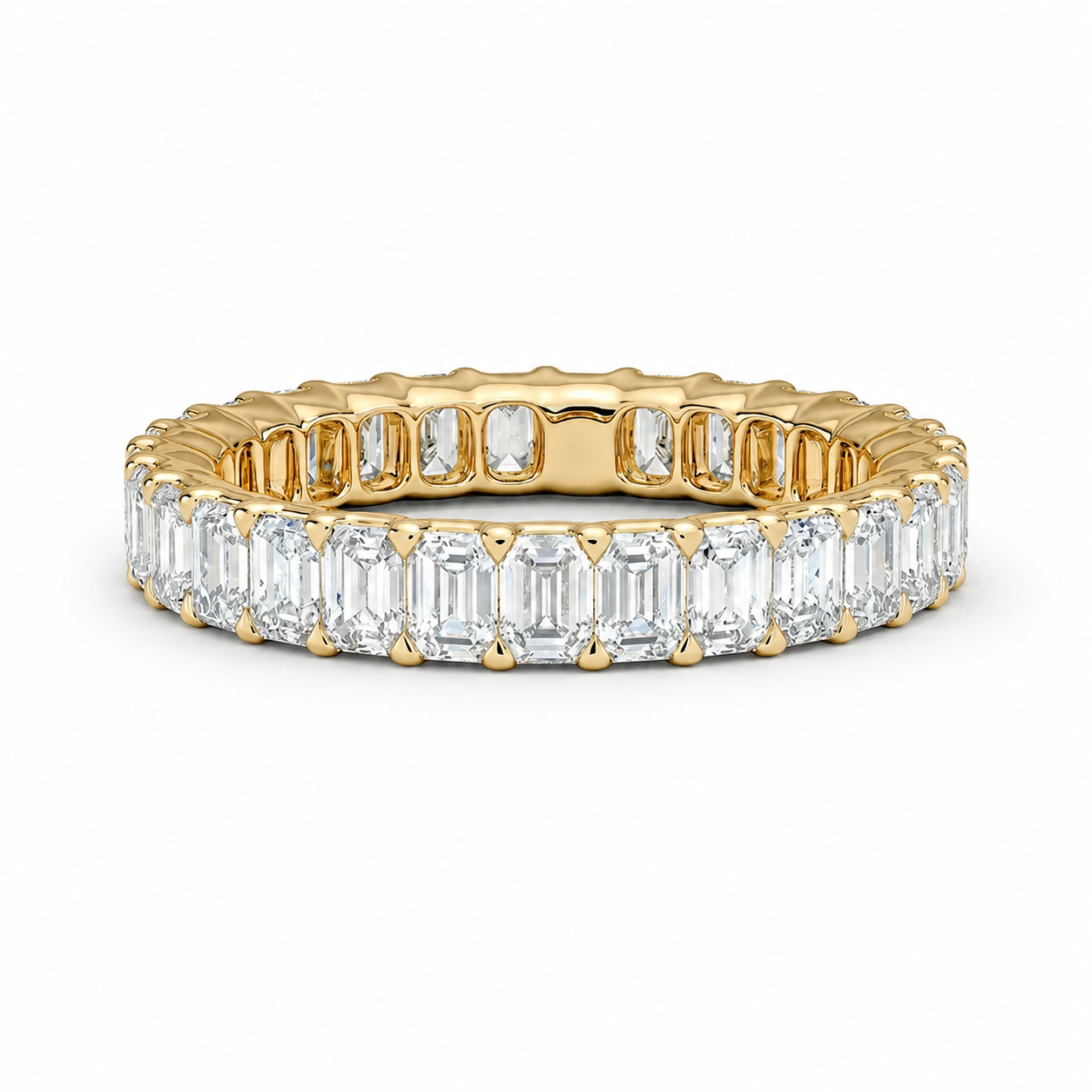 Éternelle Emerald Cut Diamond Eternity Band